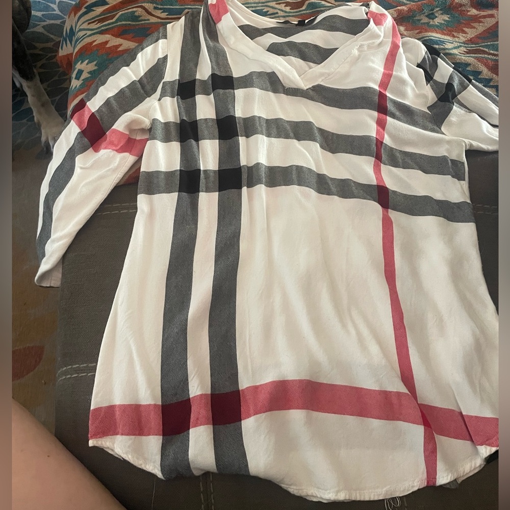 Black/red striped top
